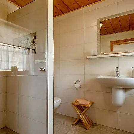 Heumanns Blockhaeuser Am Wald * Pottenstein